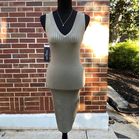 *NWT* GUESS Bodycon Midi Dress - Picture 4 of 7